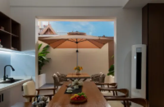 Huazhu Scenic View Boutique Stay (Mangshi Dai Ethnic Ancient Town Poshui Plaza)