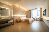 Muqiju (Jinping Bus Station) Hotels in Jinping