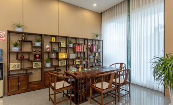 Yijia Hotel (Puge Luoji Mountain Scenic Area Branch)