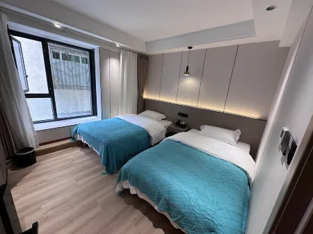 Fanxi Light Luxury Homestay (Kangding Love Song Square) Отели в г. Кандин