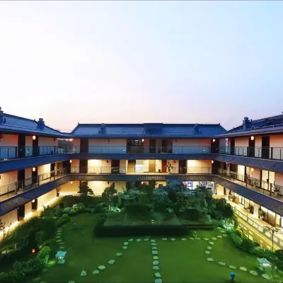 Tongjian Huaxiangtang Resort Hotels near Guangming Flower Expo Town