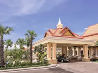 Sokha Siem Reap Resort & Convention Center Hotels near Sokha Convention Center