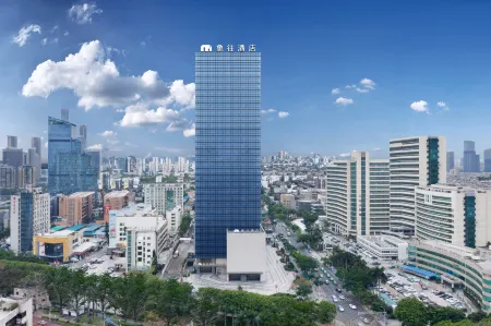 Zhuhai Elephant to the Hotel