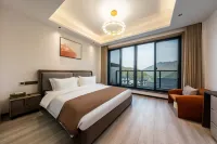 Yunman 16 (Anji Yunshang Grassland Panda Tribe Adventure Park) Hotels near Sky Land