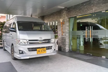 Golden Foyer Suvarnabhumi Airport Hotel