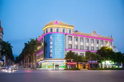 Lavande Hotels Mangshi square downtown store Hotels near Dehong Dai and Jingpo Autonomous Prefecture Sports Center - Swimming Pool