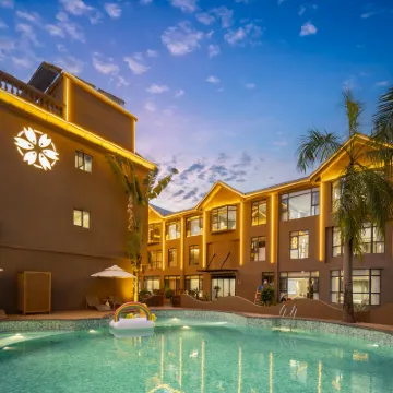 Nanxing Garden Intelligent Cinema Hotel (Hailv Duty Free City) Hotels near Sanya Romance Park