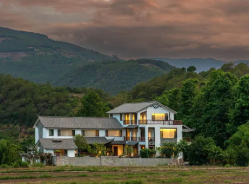 Dali Yangbi Wuxian Guiyin Mountain Residence