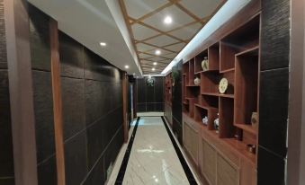 six-way  pot hotel