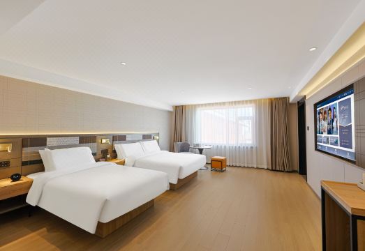 Homeinn Plus Hotel Overview