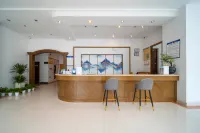 Hengdian Huayuan Hotel (Along the River During the Qingming Festival)