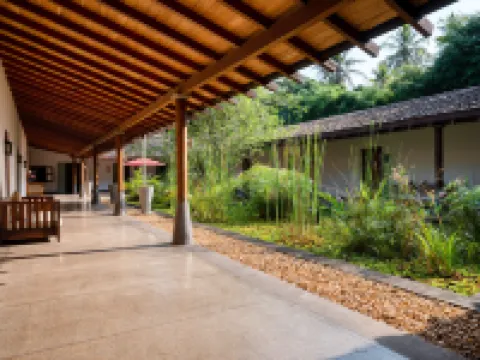 Wallawwa Hotels in Gampaha