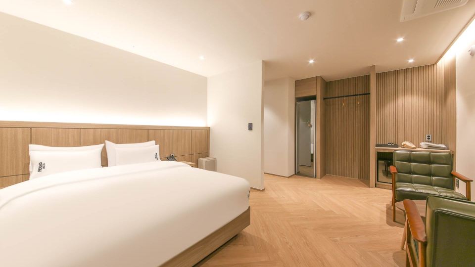 Hound Hotel Jeonju Deokjin