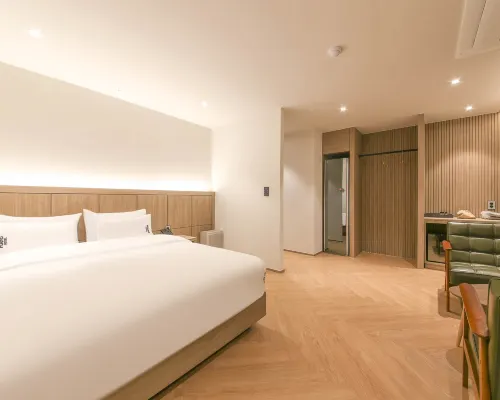 Hound Hotel Jeonju Deokjin Hotels in Jeonju