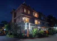 Shuangyu Homestay (Mangshi Yi Nationality Ancient Town)