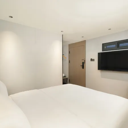 Hualü Hotel (Yan'gang Station Branch, Zhujiang Hospital of Southern Medical University, Guangzhou) Отели рядом с достопримечательностью «Стадион «Яньцзыган»»