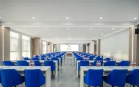 Vienna International Hotel(Zhoukou Wanguo Car World Store)