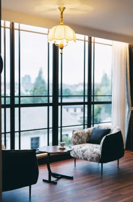 1023 Old Town Hotel