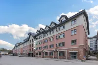 Jiyue Mountain Residence Hotel (Changbai Mountain North Slope Distribution Center) 운정(윈딩) 시장 주변 호텔