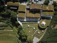 Yunyutian Banshan Homestay Hotels in Weixi