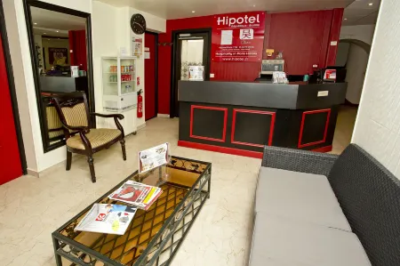 Hipotel Paris Voltaire Bastille Отели рядом с достопримечательностью «Кладбище Пер Лашез»