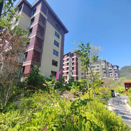 Huamu Guposhan Hot Spring B&B