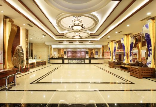 진이 홀리데이 주변 거리