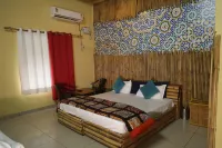 Mera Gaon Mera Desh Resort Hotels in Chirsmi