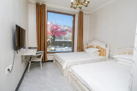 Xuegu Jinze Cold Spring Town (China Xuegu Scenic Area)