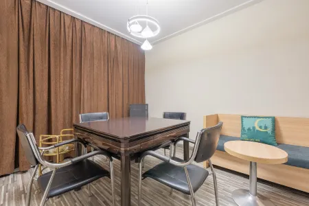 City Scenic Hotel (Enshi Tusi City) Отели рядом с достопримечательностью «Hubei Enshi College»