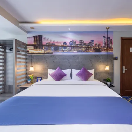 CAMERON LAUREN HOTEL