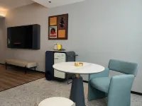 HYGGE Qieman Hotel (Hefei Huaihe Road Pedestrian Street Intime Center Branch)