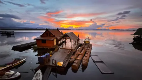 Kawarin Saiyai Cottage and Lake Hotels in Thong Pha Phum