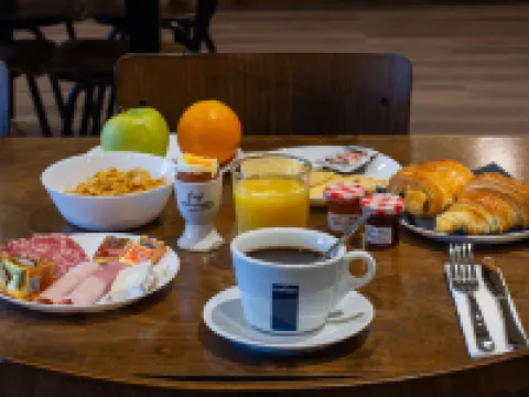 塞納河畔大飯店 上諾曼地酒店