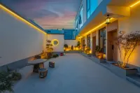 Bomo Tea-themed Stay · Courtyard-style Cinema Hotel (Zhengding Yanghe Tower)