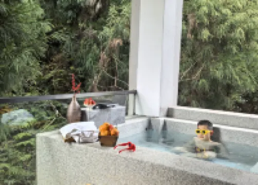 雅安雲上聽水民宿（碧峯峽）