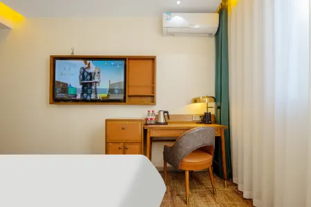 Jinjiang Metropolo Hotel Отели рядом с достопримечательностью «Qingdao Binhai University»