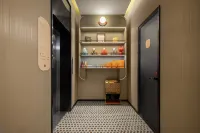 Shankee Hotel (Tongliao Holingol Hongyu Shopping Plaza) - parking