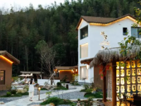 酔夢・依山静竹海温泉リゾート民宿（竜門南崑山） 竜門のホテル