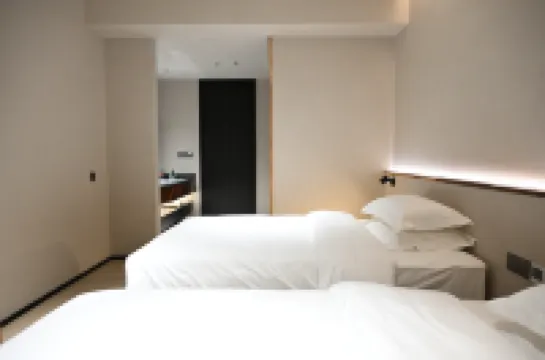 Tingshan Scenic Hotel (Lianhua Park)