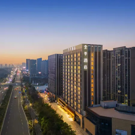 Ji Hotel (Yueyang East Railway Station)