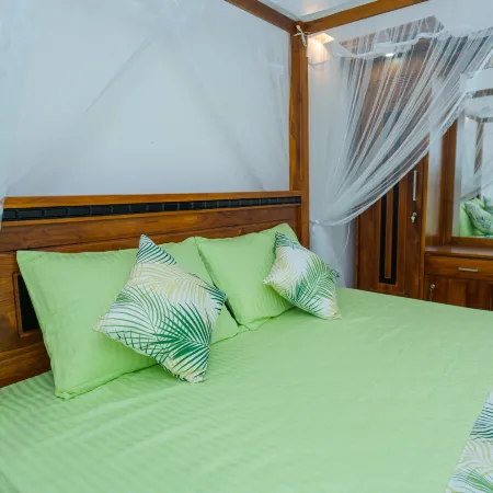 Green Retreat 2 Bedroom Hideout