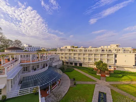 Azerai La Residence Huế