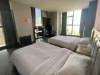 Shihezi Baoxiong E-Sports Hotel Hôtels à : Manas