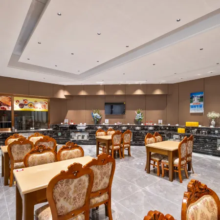 Yining Runchang Hotel