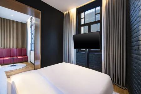 Radisson Red Tbilisi