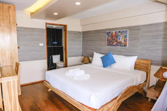 ห้องดับเบิล, ลานระเบียง