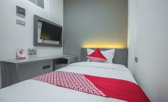 Super OYO 1487 Residence Khoe