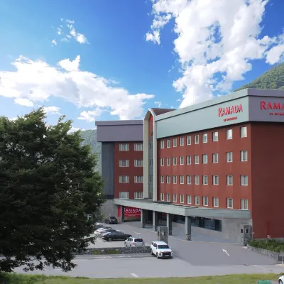 Ramada by Wyndham Hotel Chungju Suanbo Отели рядом с достопримечательностью «Храм Токчуса»