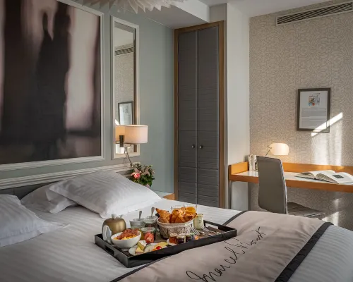 Hotel Litteraire le Swann, BW Premier Collection Hotels near 8th arr.